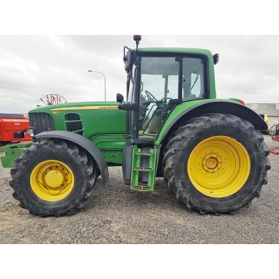 John Deere 6630